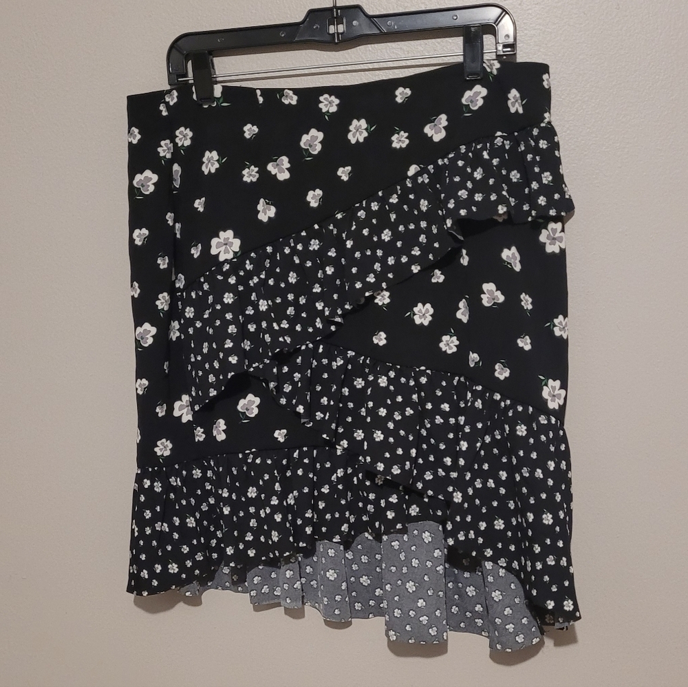 NWT H&M Ruffle Mini Skirt